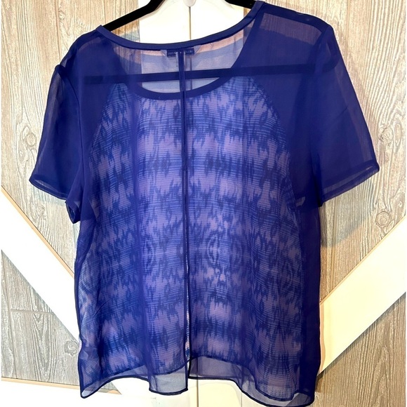 B3.40 NWT American Eagle Tie dye sheer blouse w/sheer blue high-low back - Picture 3 of 3